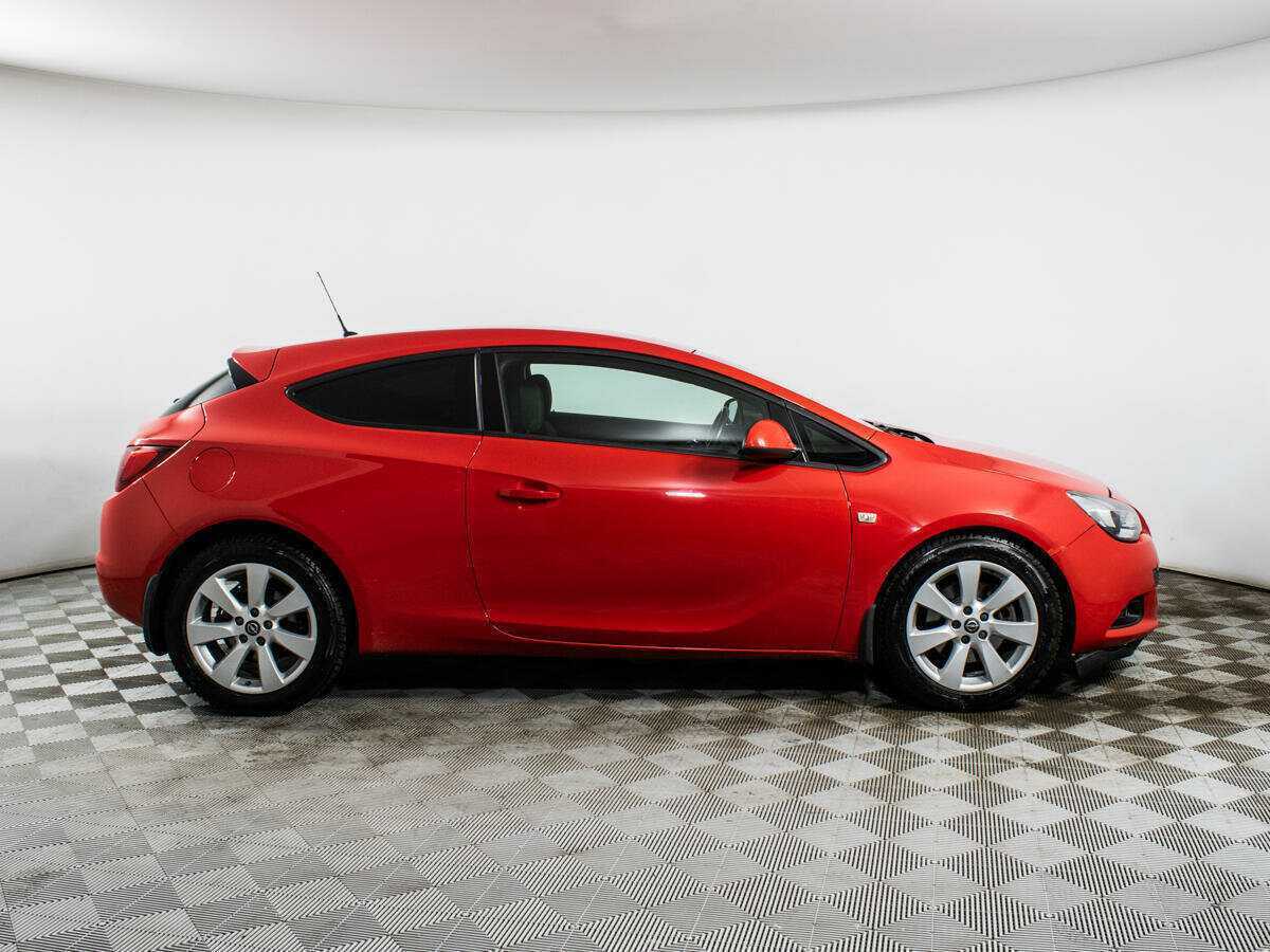 Opel Astra 2013 года с пробегом. Фото: #3