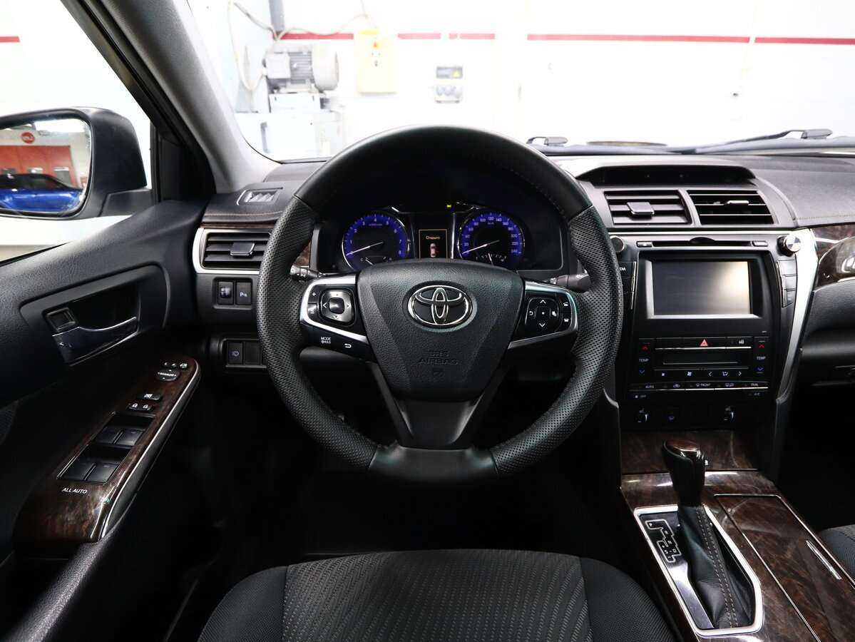 Toyota Camry 2016 года с пробегом. Фото: #16