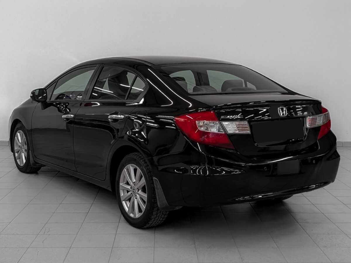 Honda Civic 2012 года с пробегом. Фото: #6