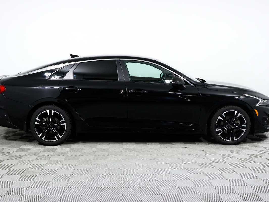 Kia K5 2022 года с пробегом. Фото: #3