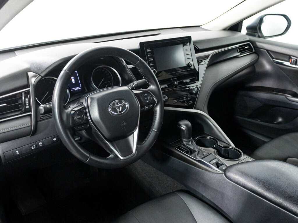 Toyota Camry 2021 года с пробегом. Фото: #10