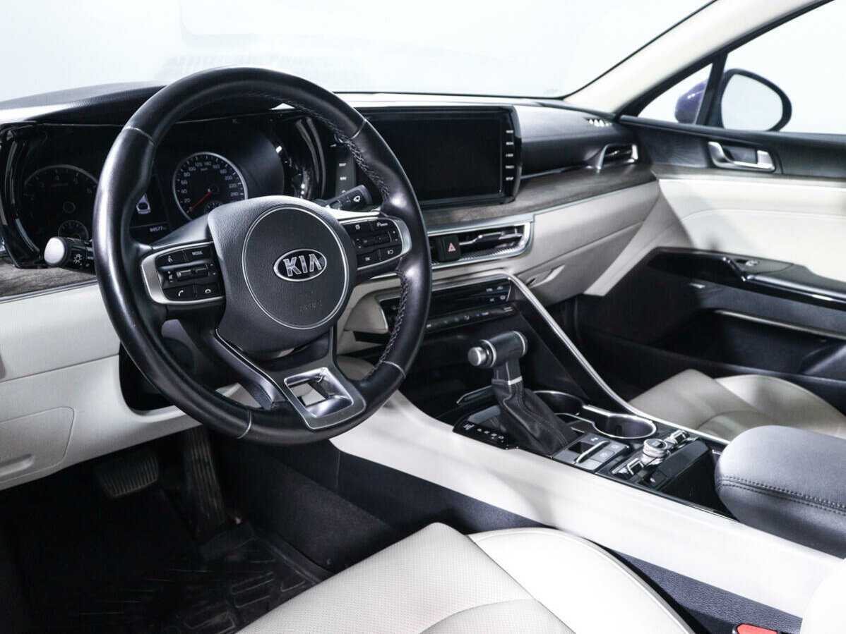 Kia K5 2021 года с пробегом. Фото: #11