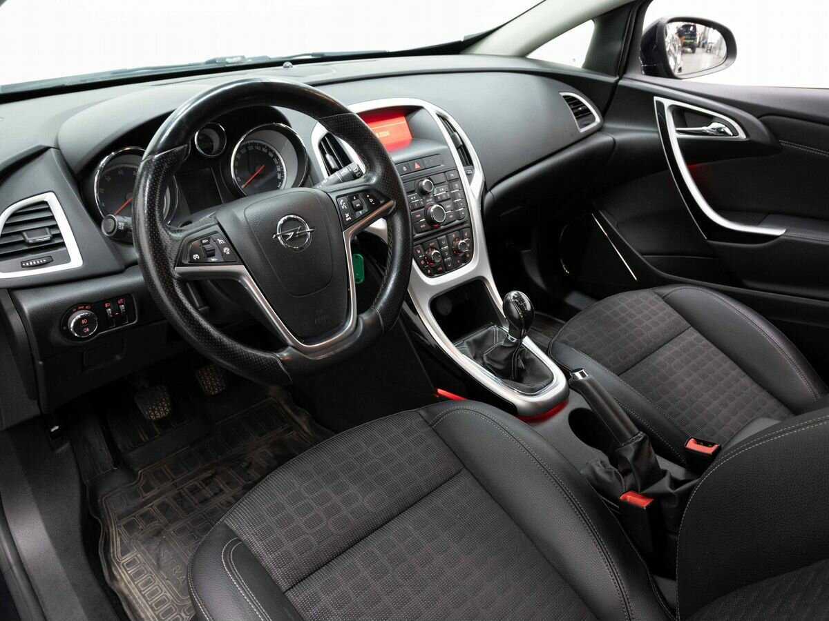 Opel Astra 2013 года с пробегом. Фото: #7