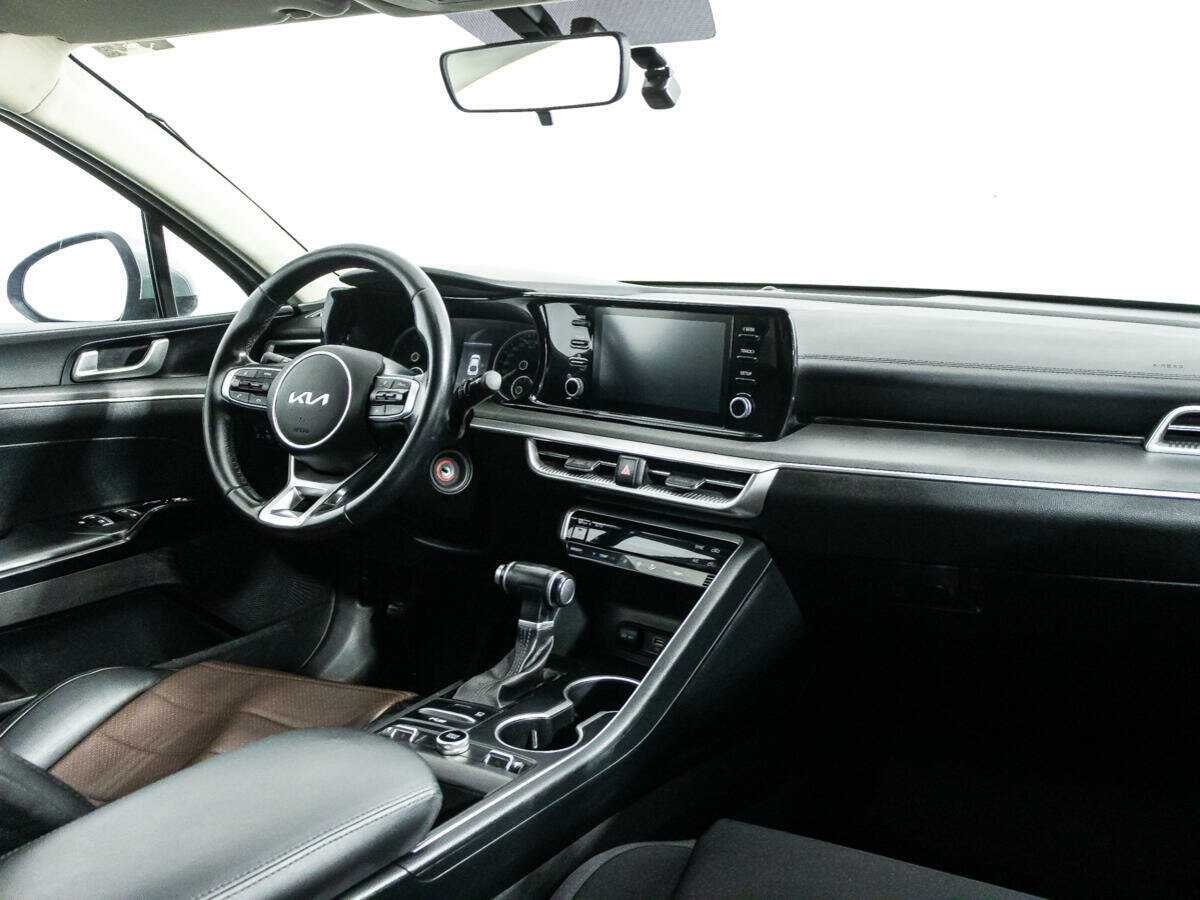 Kia K5 2021 года с пробегом. Фото: #8