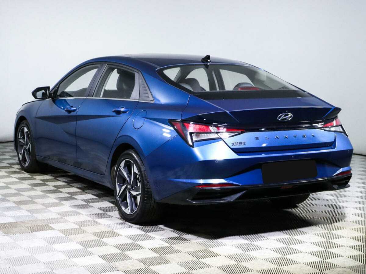 Hyundai Elantra 2022 года с пробегом. Фото: #5