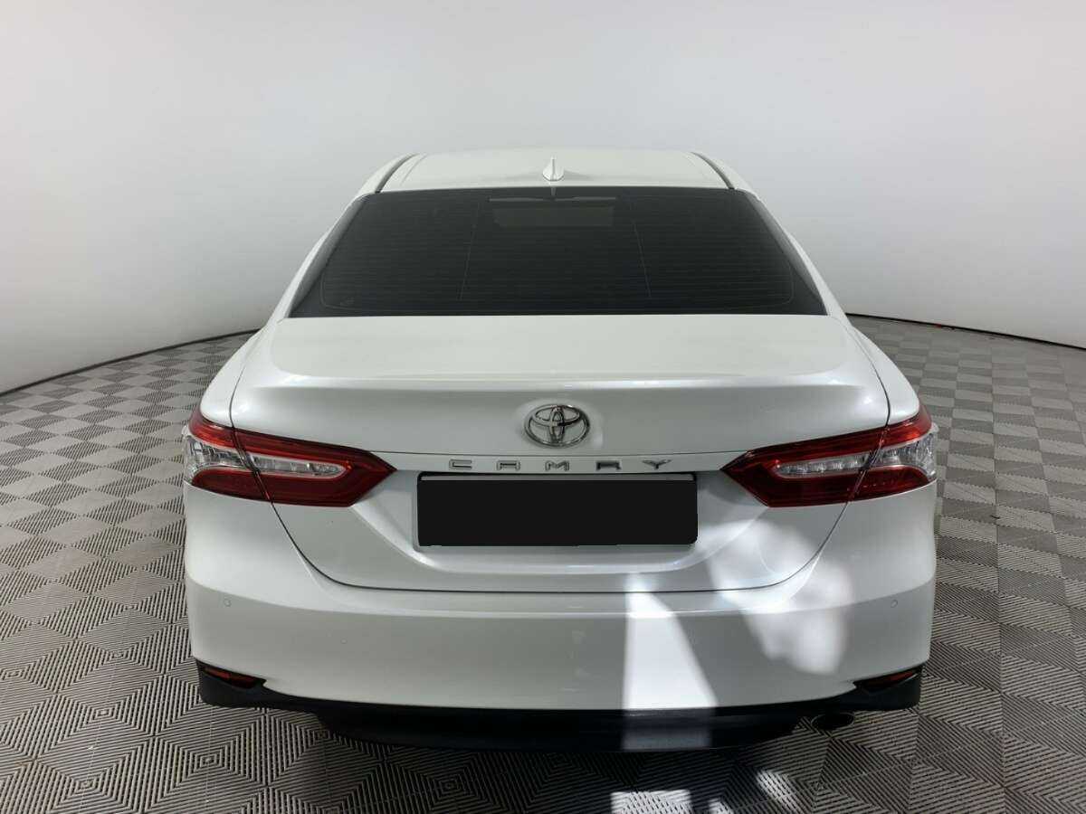 Toyota Camry 2021 года с пробегом. Фото: #5