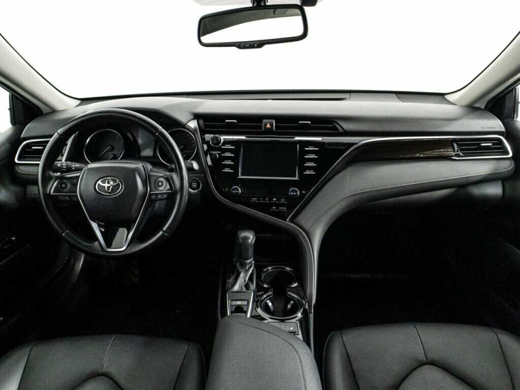 Toyota Camry 2018 года с пробегом. Фото: #12