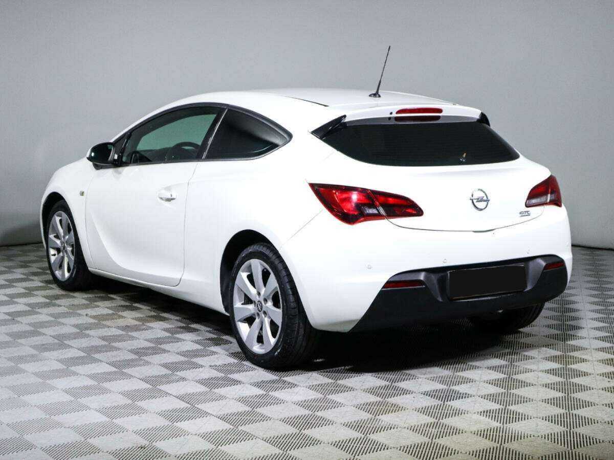 Opel Astra 2013 года с пробегом. Фото: #6