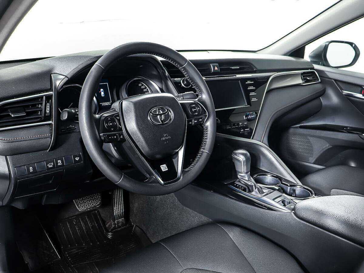 Toyota Camry 2020 года с пробегом. Фото: #12