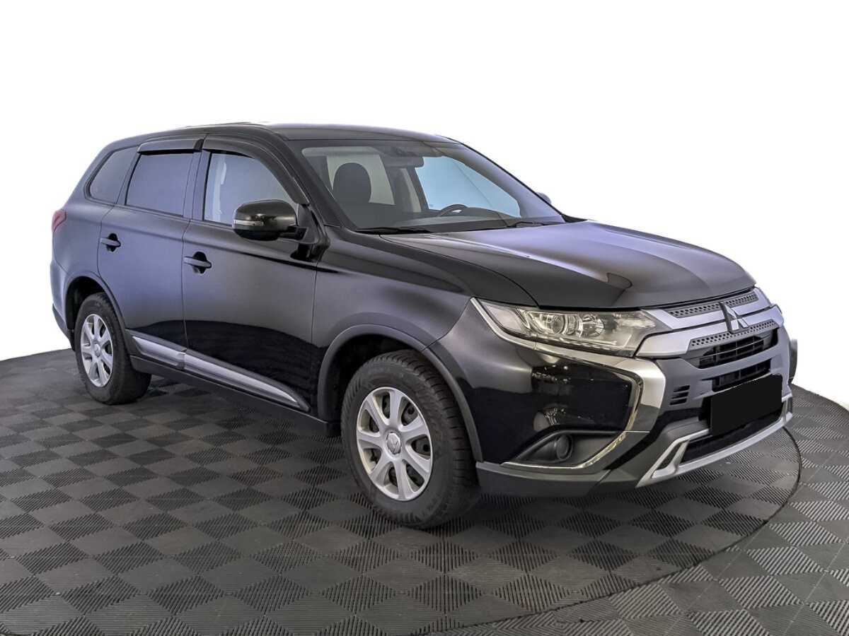 Mitsubishi Outlander 2018 года с пробегом. Фото: #2