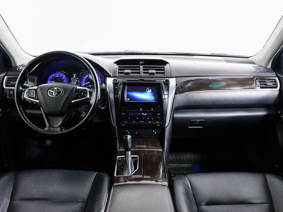 Toyota Camry 2017 года с пробегом. Фото: #9
