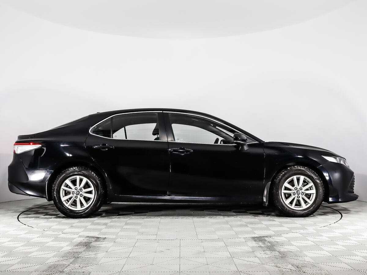 Toyota Camry 2021 года с пробегом. Фото: #3