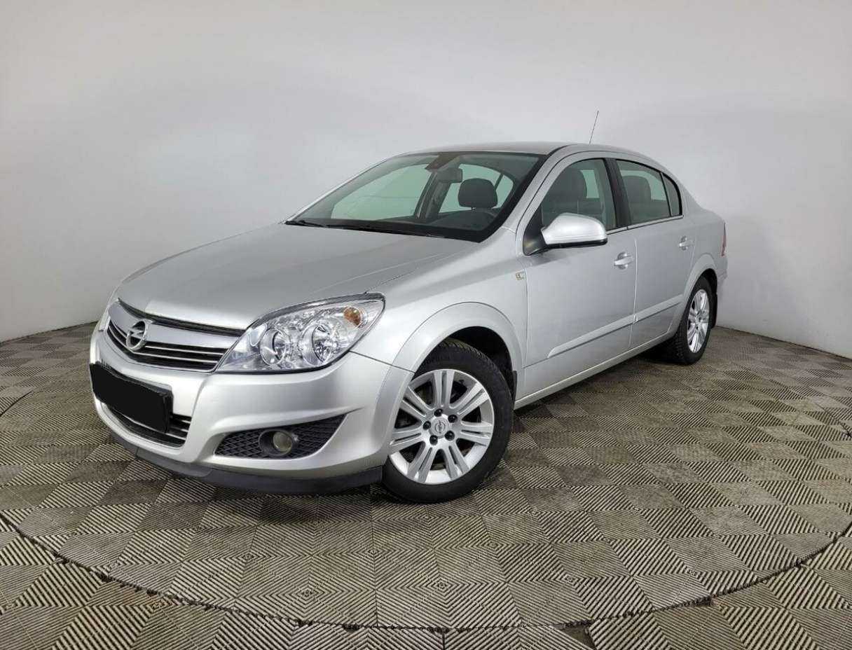 Opel Astra 2012 года с пробегом. Фото: #0