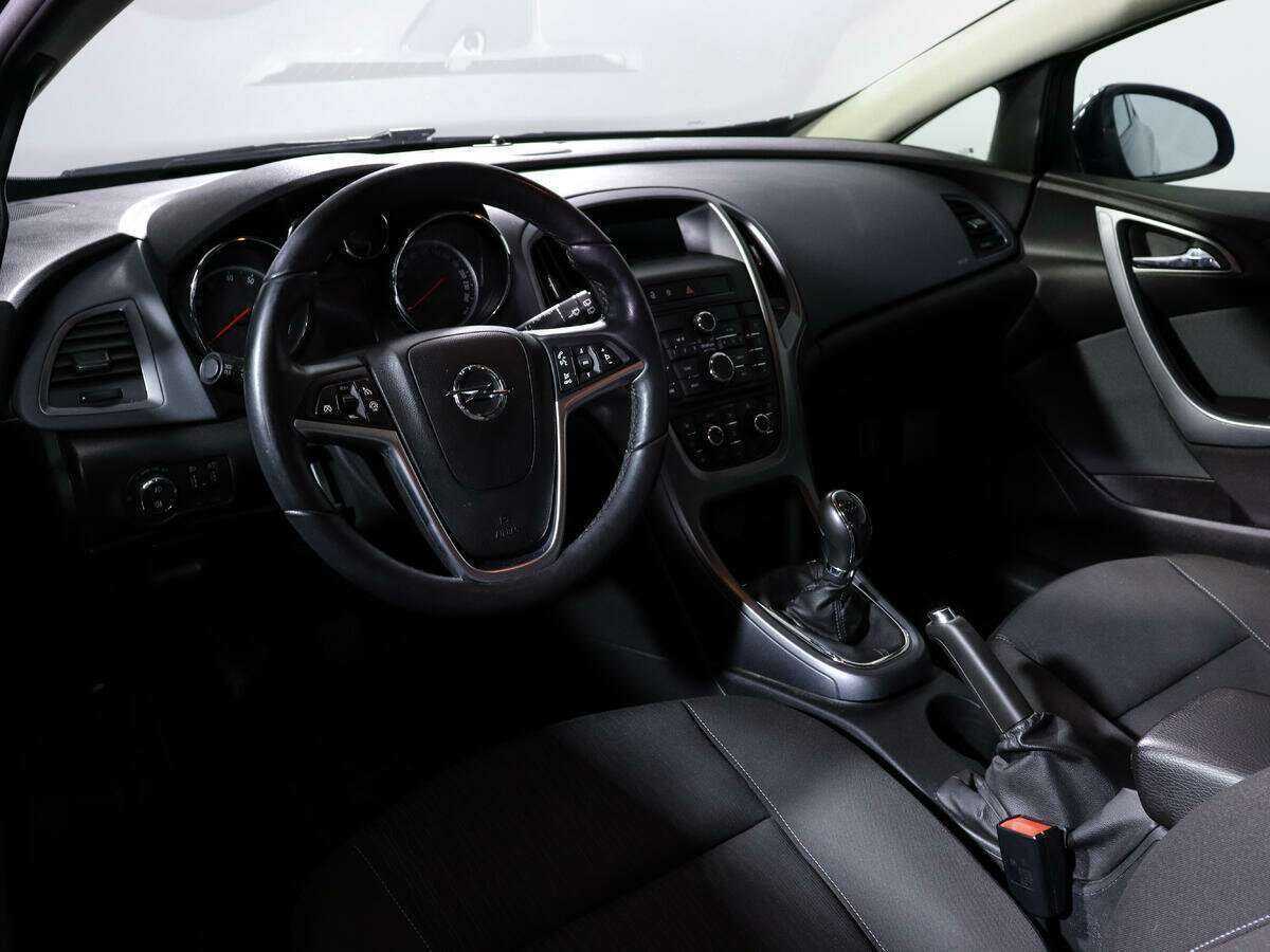Opel Astra 2014 года с пробегом. Фото: #13