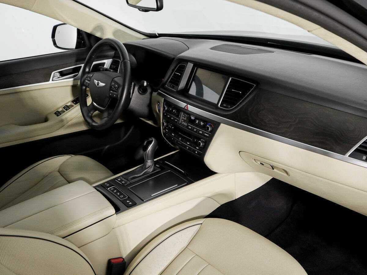 Hyundai Genesis 2015 года с пробегом. Фото: #11