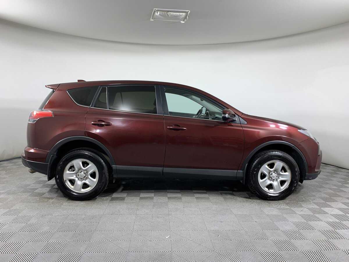 Toyota RAV4 2018 года с пробегом. Фото: #3