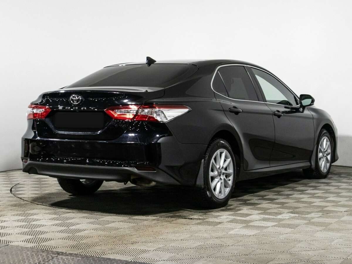 Toyota Camry 2021 года с пробегом. Фото: #4