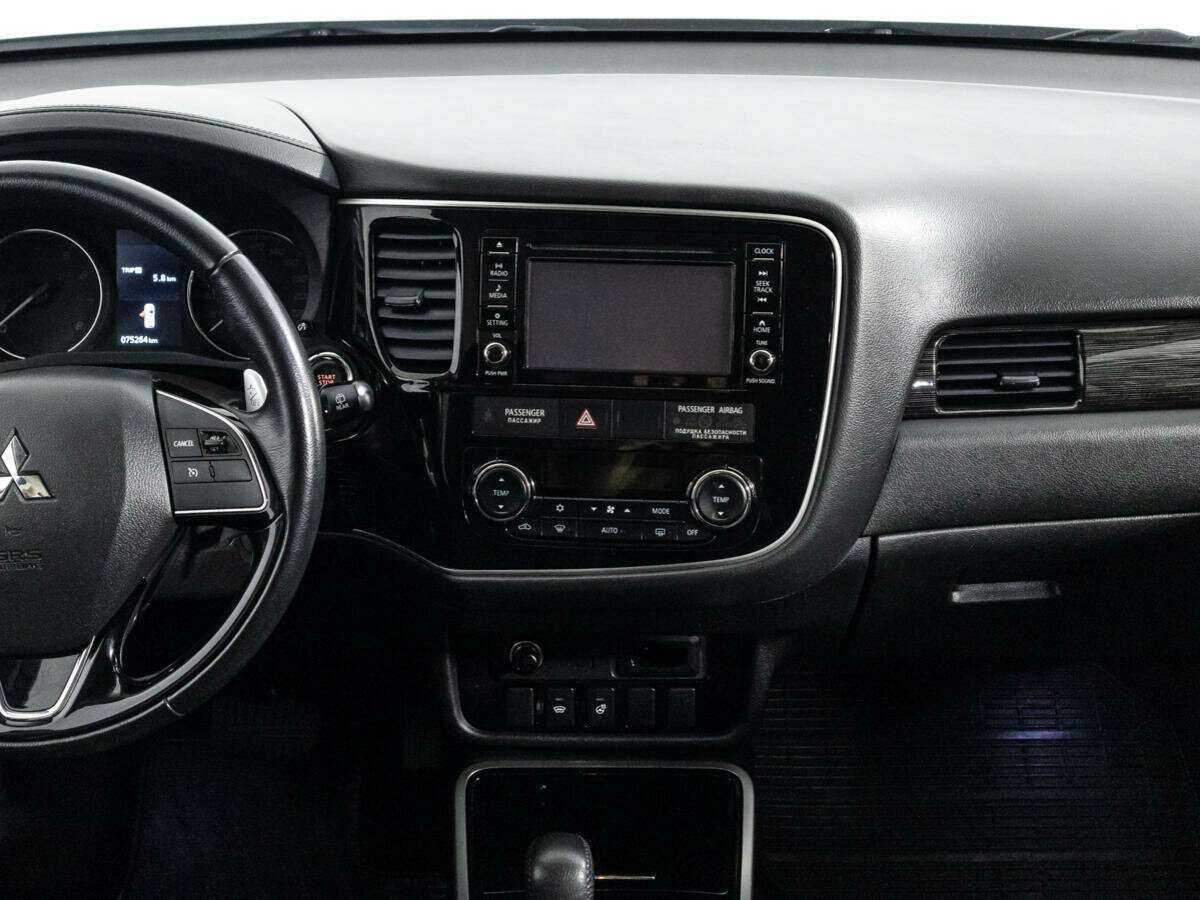 Mitsubishi Outlander 2017 года с пробегом. Фото: #13