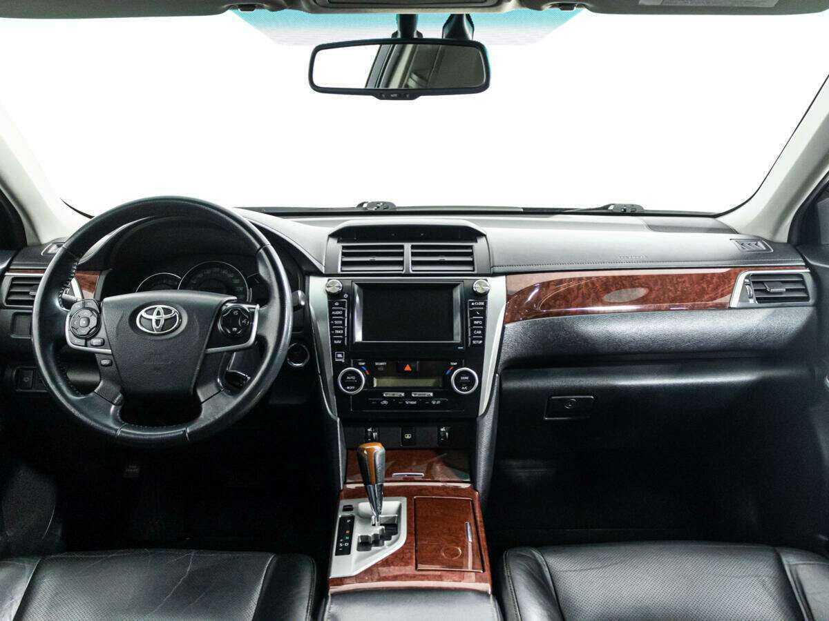 Toyota Camry 2012 года с пробегом. Фото: #12