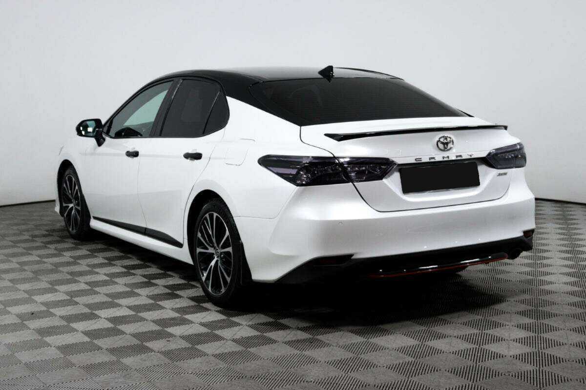 Toyota Camry 2021 года с пробегом. Фото: #6