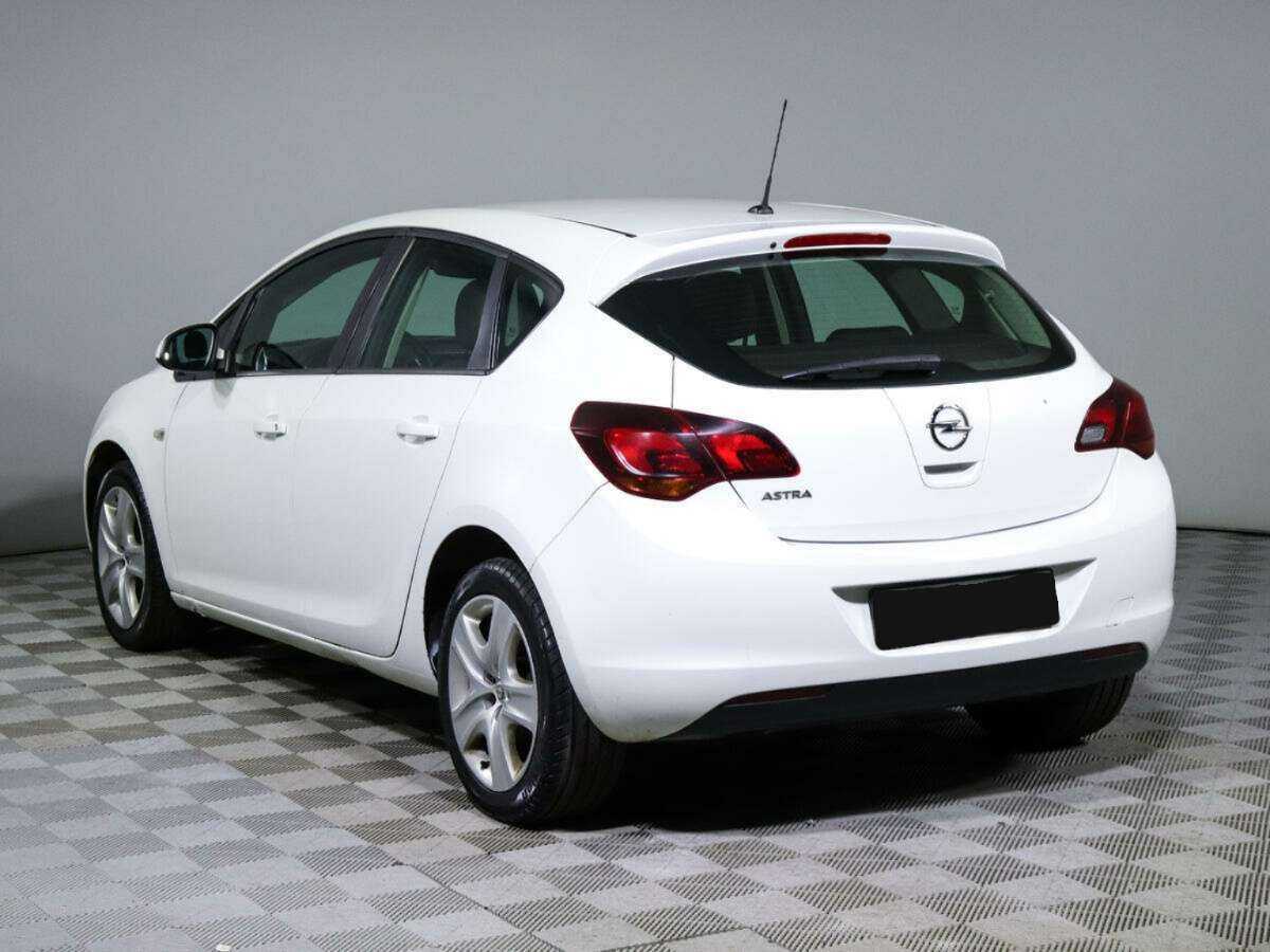 Opel Astra 2012 года с пробегом. Фото: #5