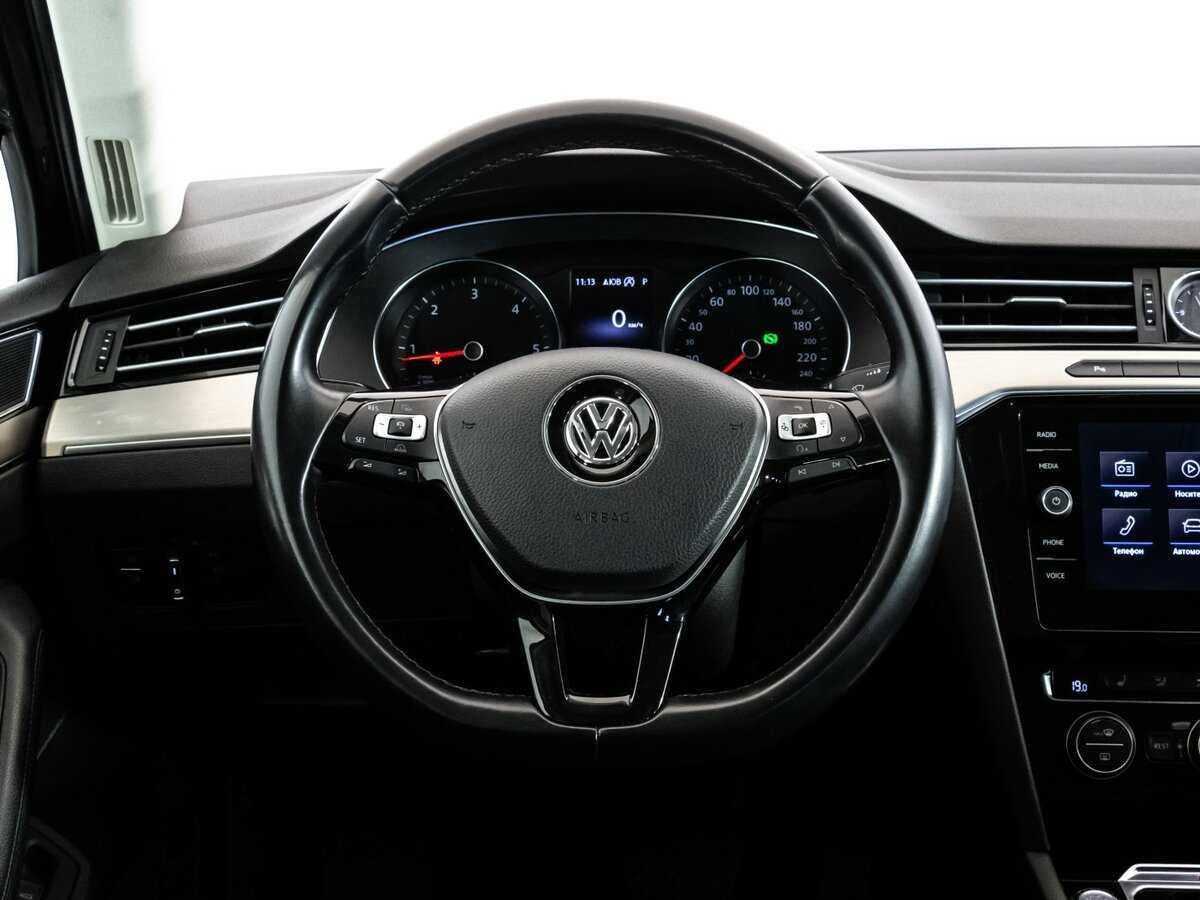Volkswagen Passat 2018 года с пробегом. Фото: #8