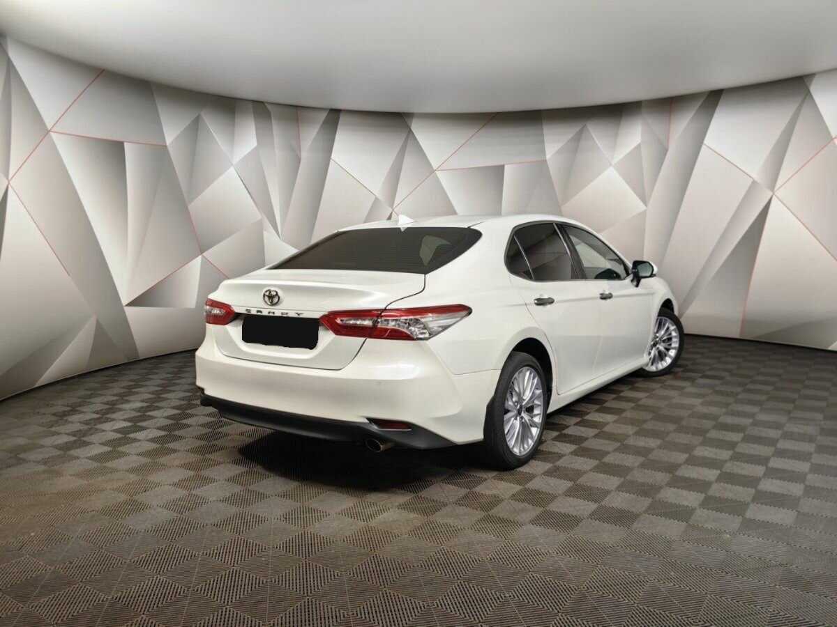 Toyota Camry 2020 года с пробегом. Фото: #1