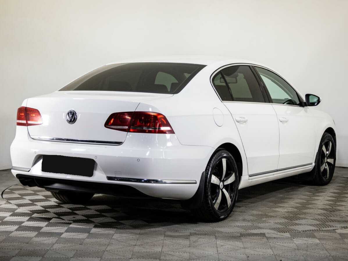 Volkswagen Passat 2013 года с пробегом. Фото: #3
