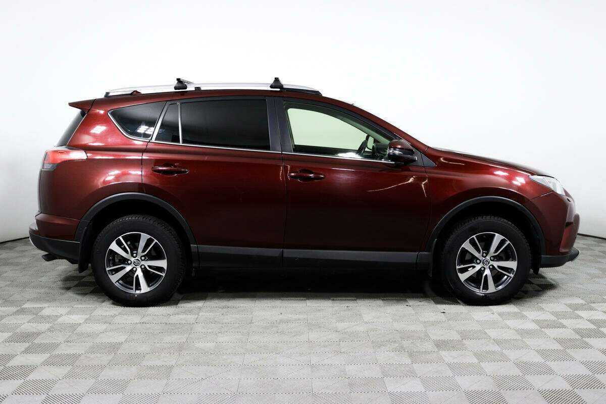 Toyota RAV4 2016 года с пробегом. Фото: #3