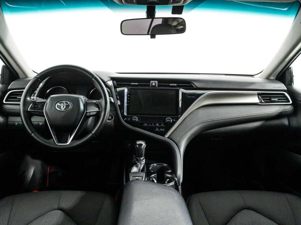 Toyota Camry 2018 года с пробегом. Фото: #12