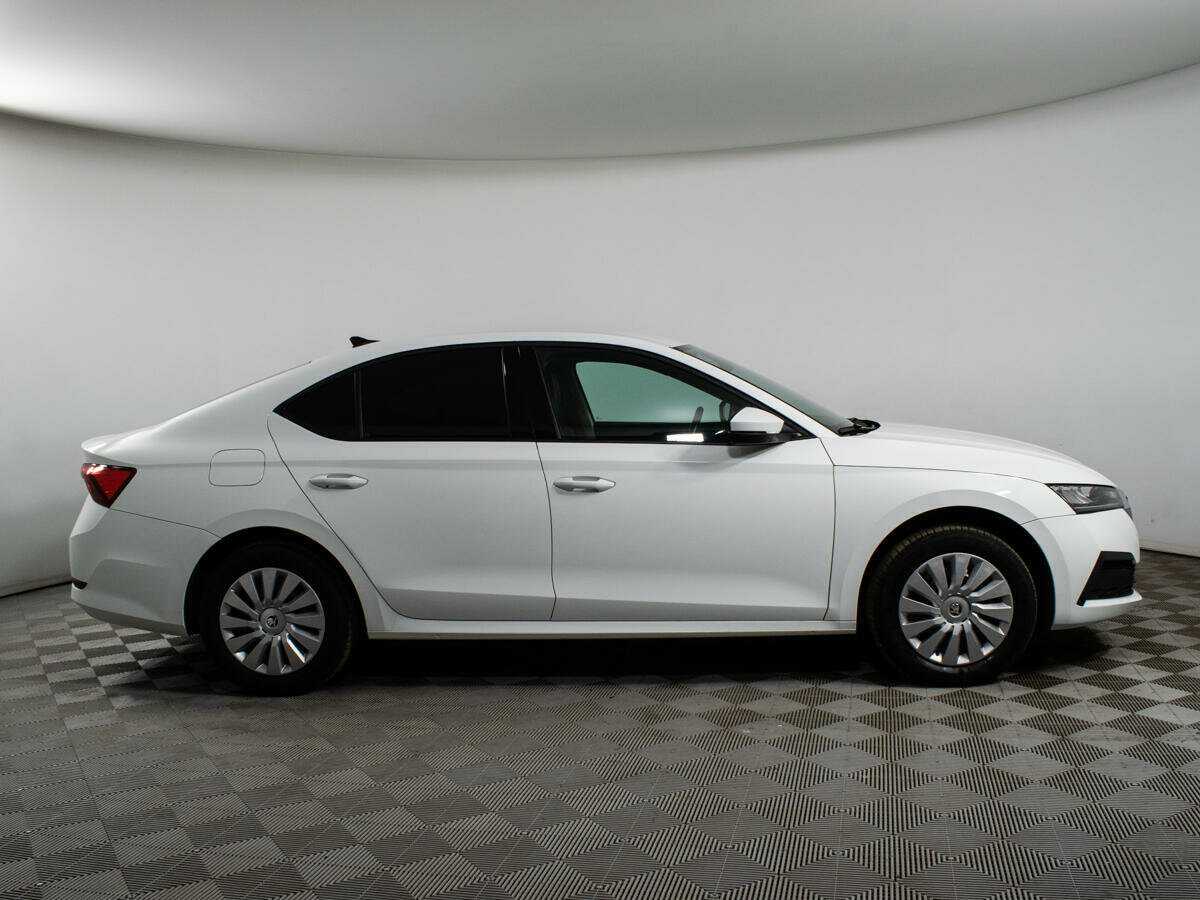 Skoda Octavia 2021 года с пробегом. Фото: #3