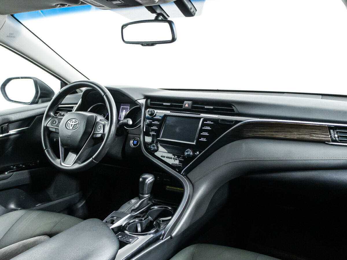 Toyota Camry 2018 года с пробегом. Фото: #8