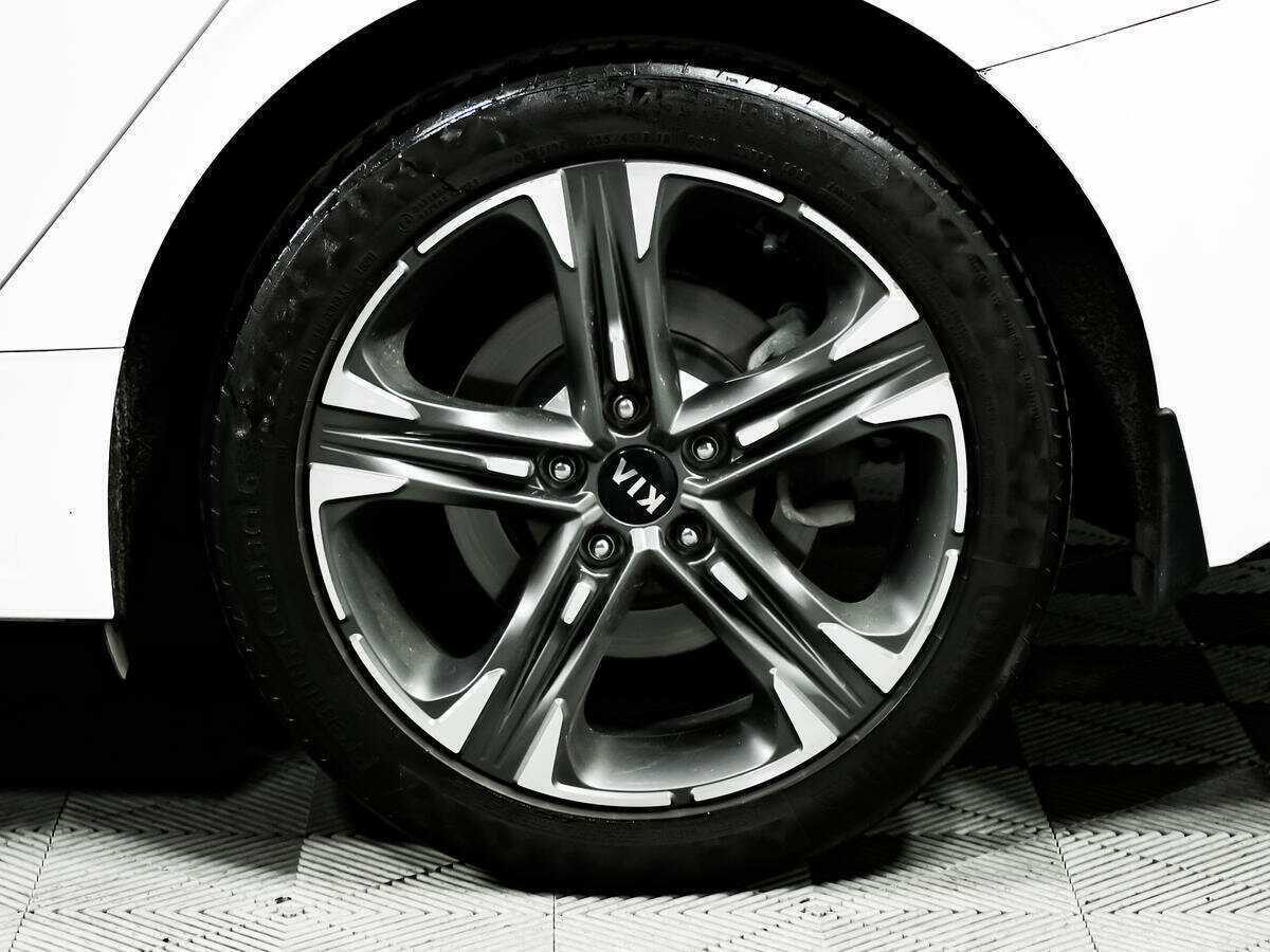 Kia K5 2021 года с пробегом. Фото: #13