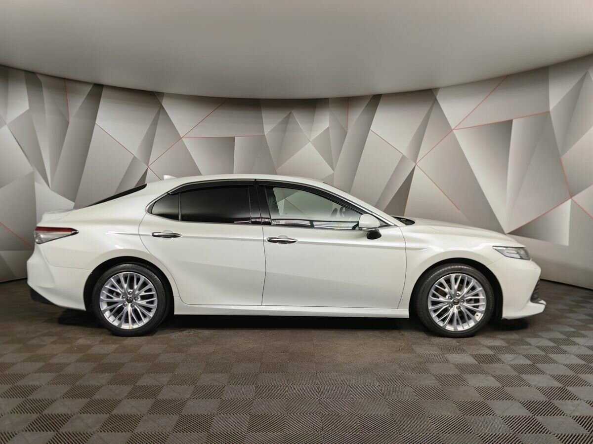 Toyota Camry 2020 года с пробегом. Фото: #5