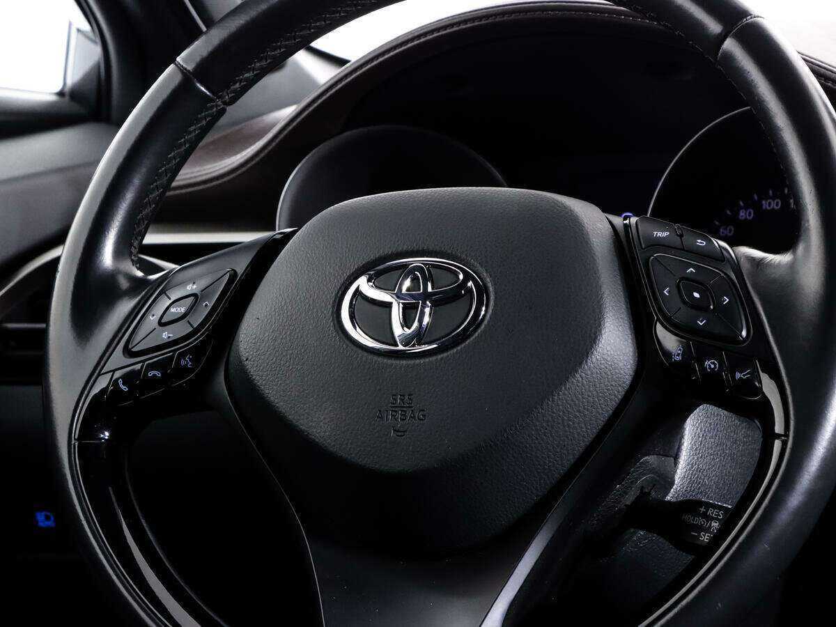 Toyota C-HR 2018 года с пробегом. Фото: #16