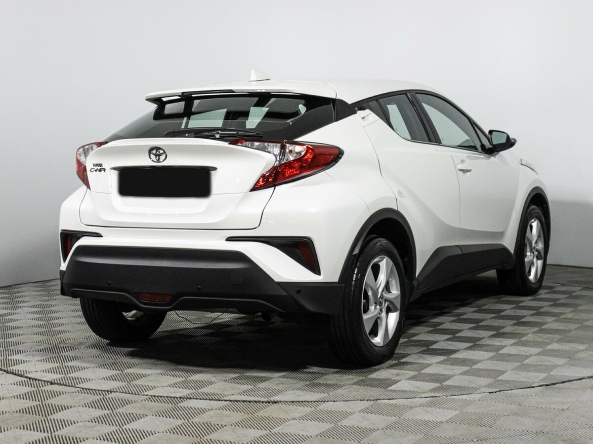 Toyota C-HR 2018 года с пробегом. Фото: #4