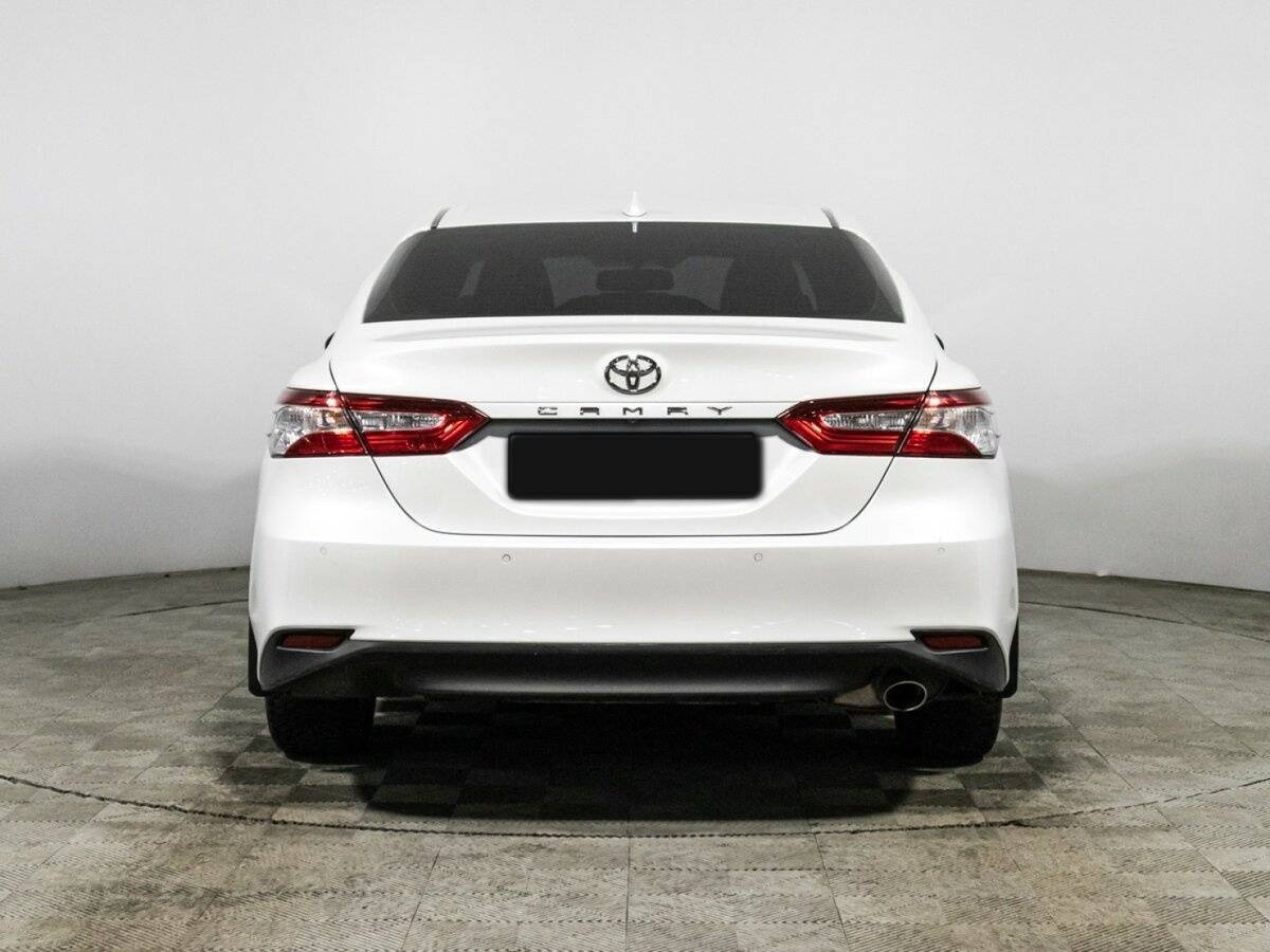 Toyota Camry 2021 года с пробегом. Фото: #5