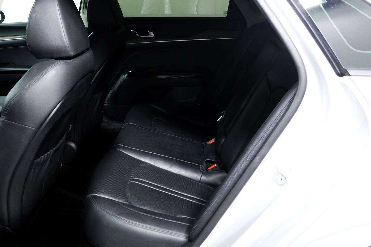 Kia K5 2020 года с пробегом. Фото: #11