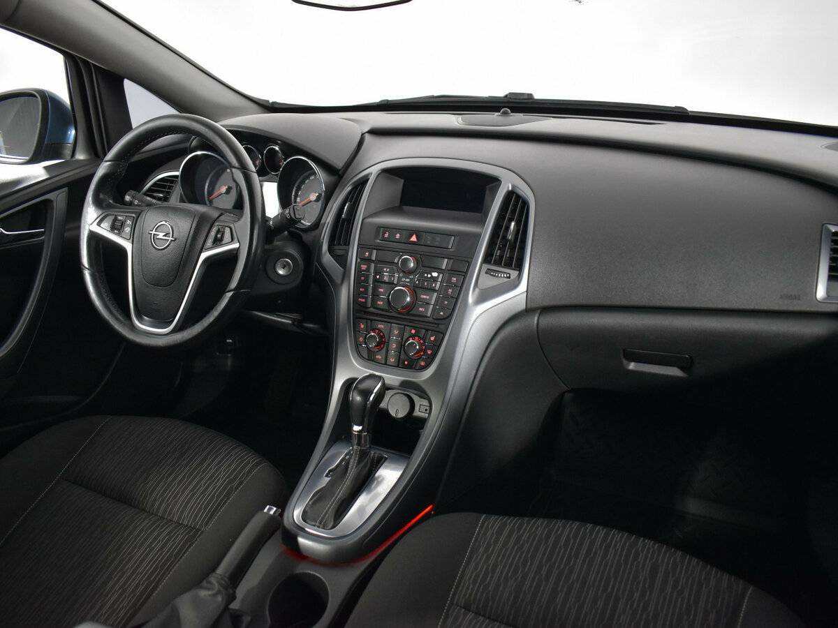 Opel Astra 2012 года с пробегом. Фото: #9