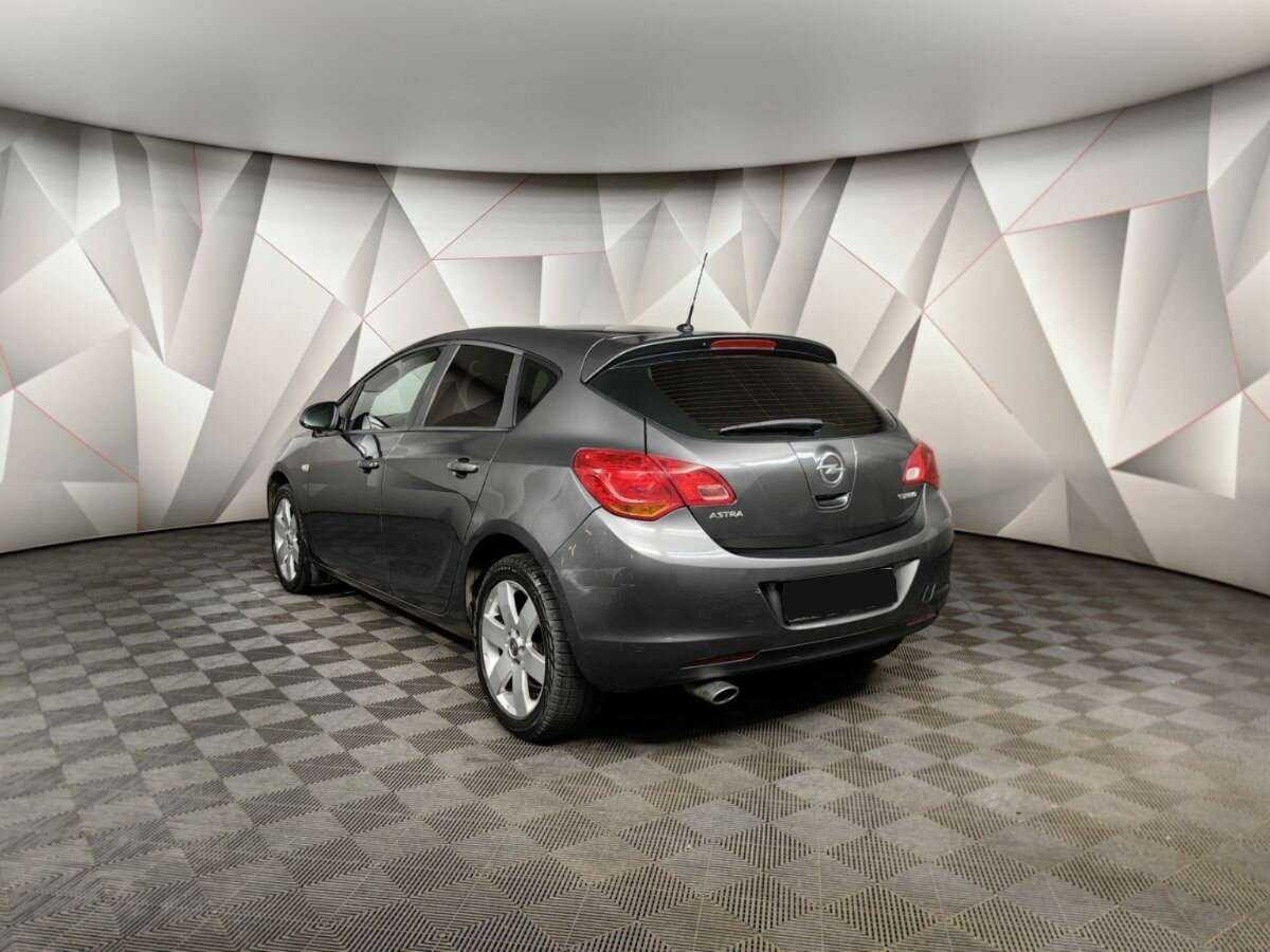 Opel Astra 2012 года с пробегом. Фото: #3