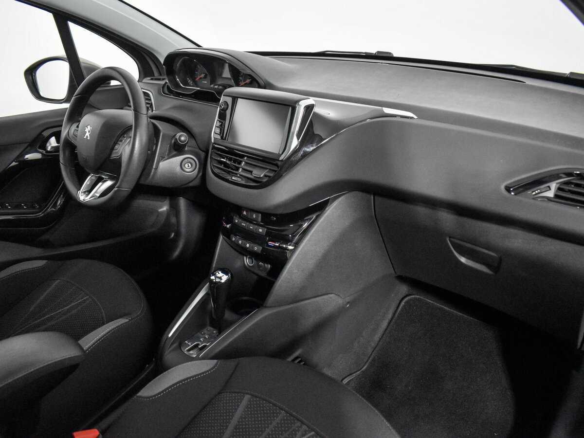 Peugeot 208 2014 года с пробегом. Фото: #12