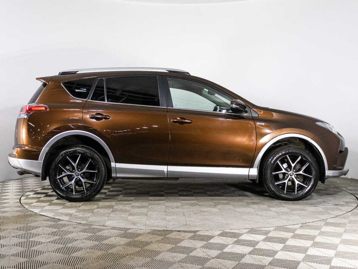 Toyota RAV4 2016 года с пробегом. Фото: #3