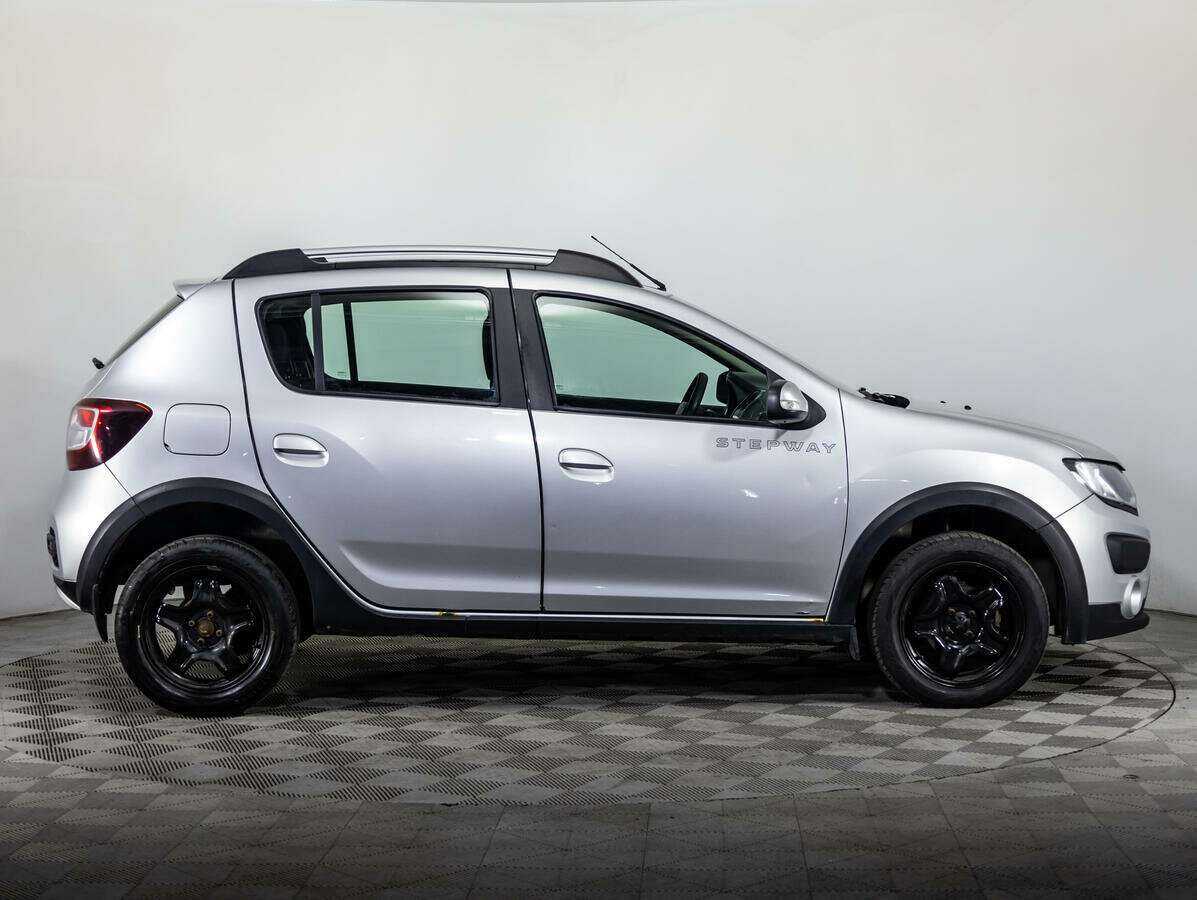 Renault Sandero 2015 года с пробегом. Фото: #2