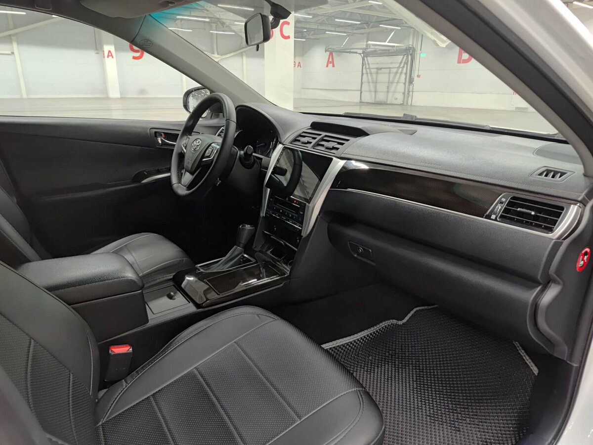Toyota Camry 2017 года с пробегом. Фото: #10