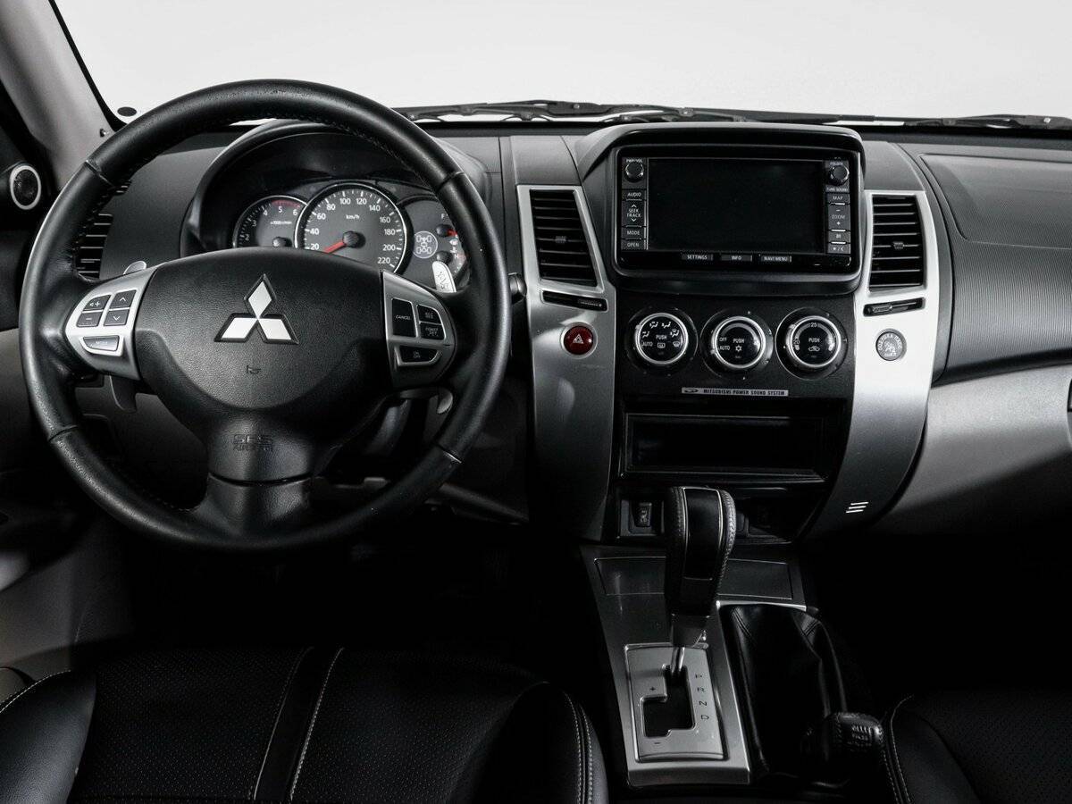 Mitsubishi Pajero Sport 2013 года с пробегом. Фото: #11