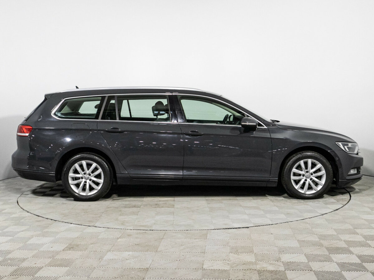 Volkswagen Passat 2019 года с пробегом. Фото: #3
