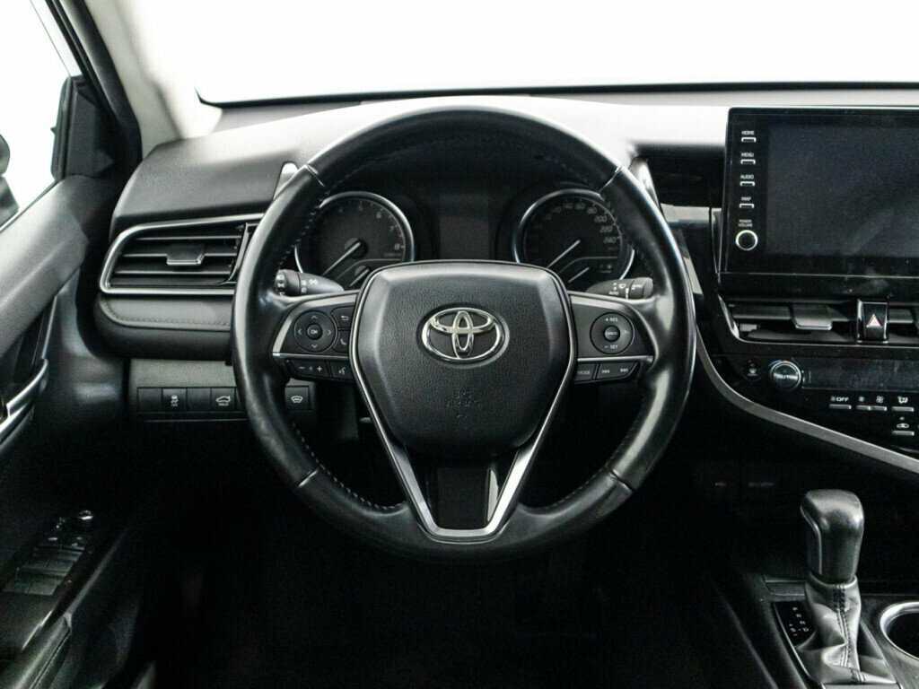 Toyota Camry 2021 года с пробегом. Фото: #17
