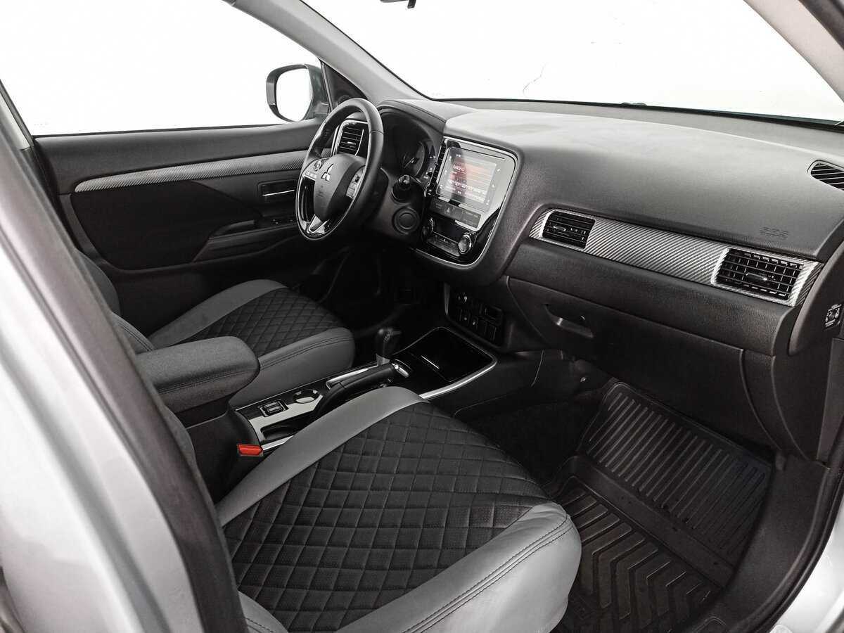 Mitsubishi Outlander 2018 года с пробегом. Фото: #10