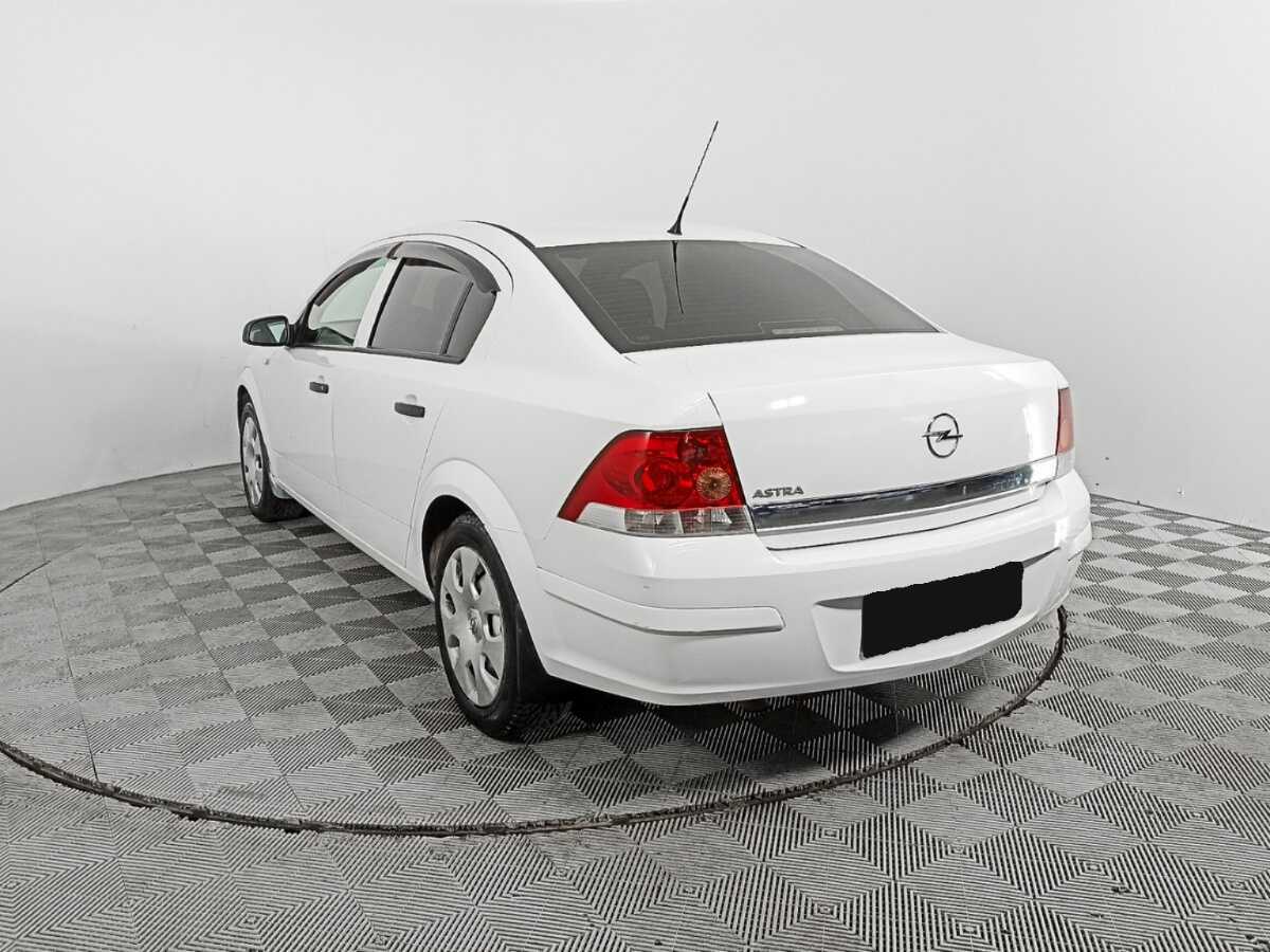 Opel Astra 2013 года с пробегом. Фото: #6