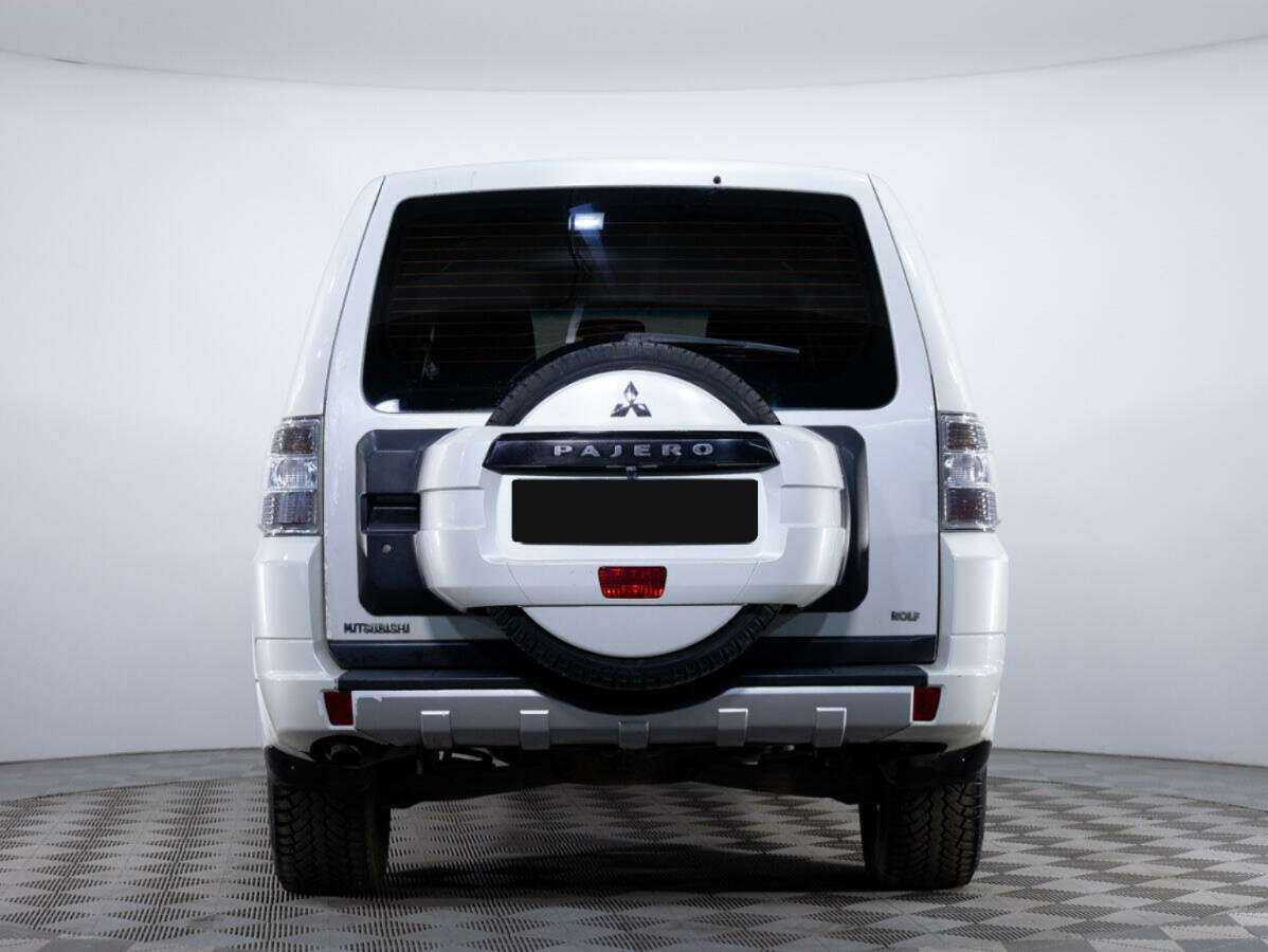 Mitsubishi Pajero 2013 года с пробегом. Фото: #4